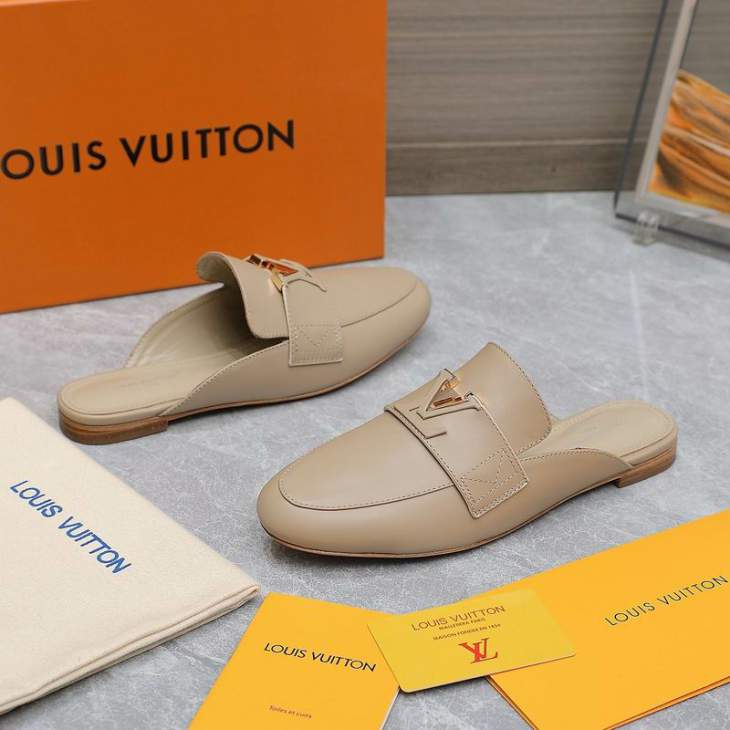 Picture of Louis Vuitton Slippers _SKULVsz35-42mnf0301598